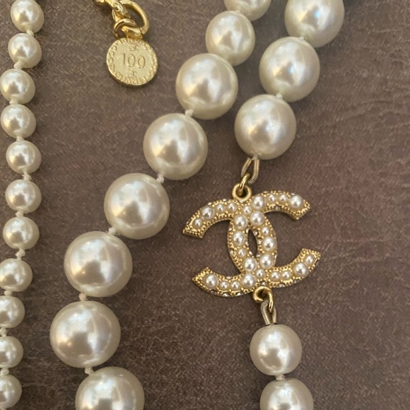 Rare CHANEL Necklace Pearl CC 100th Anniversary 44cm Gold Tone - Picture 2 of 9
